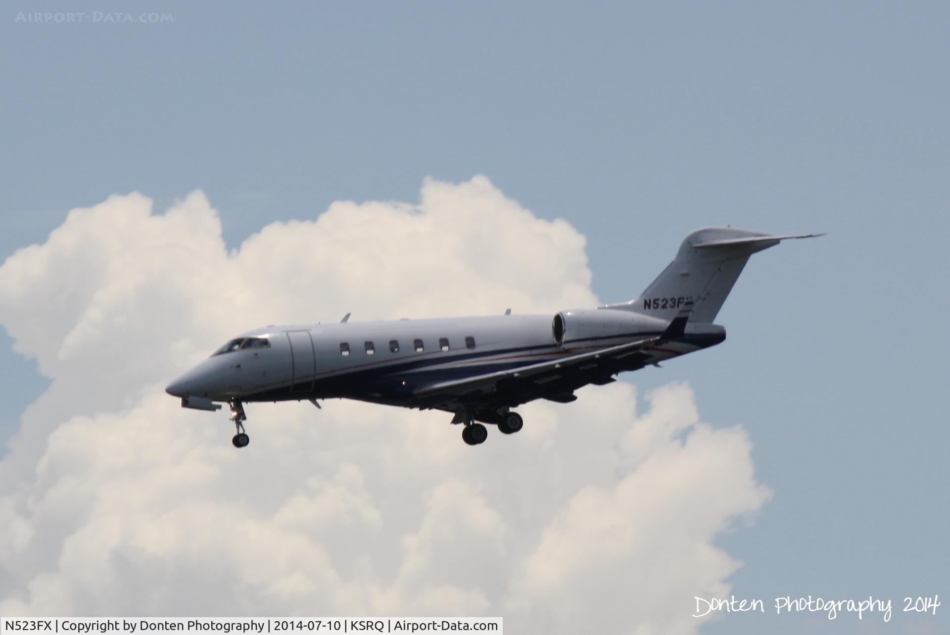 N523FX, 2005 Bombardier Challenger 300 (BD-100-1A10) C/N 20074, Flexjet Flight 523 (N523FX) arrives at Sarasota-Bradenton Interantional Airport following a flight from Leesburg Executive Airport
