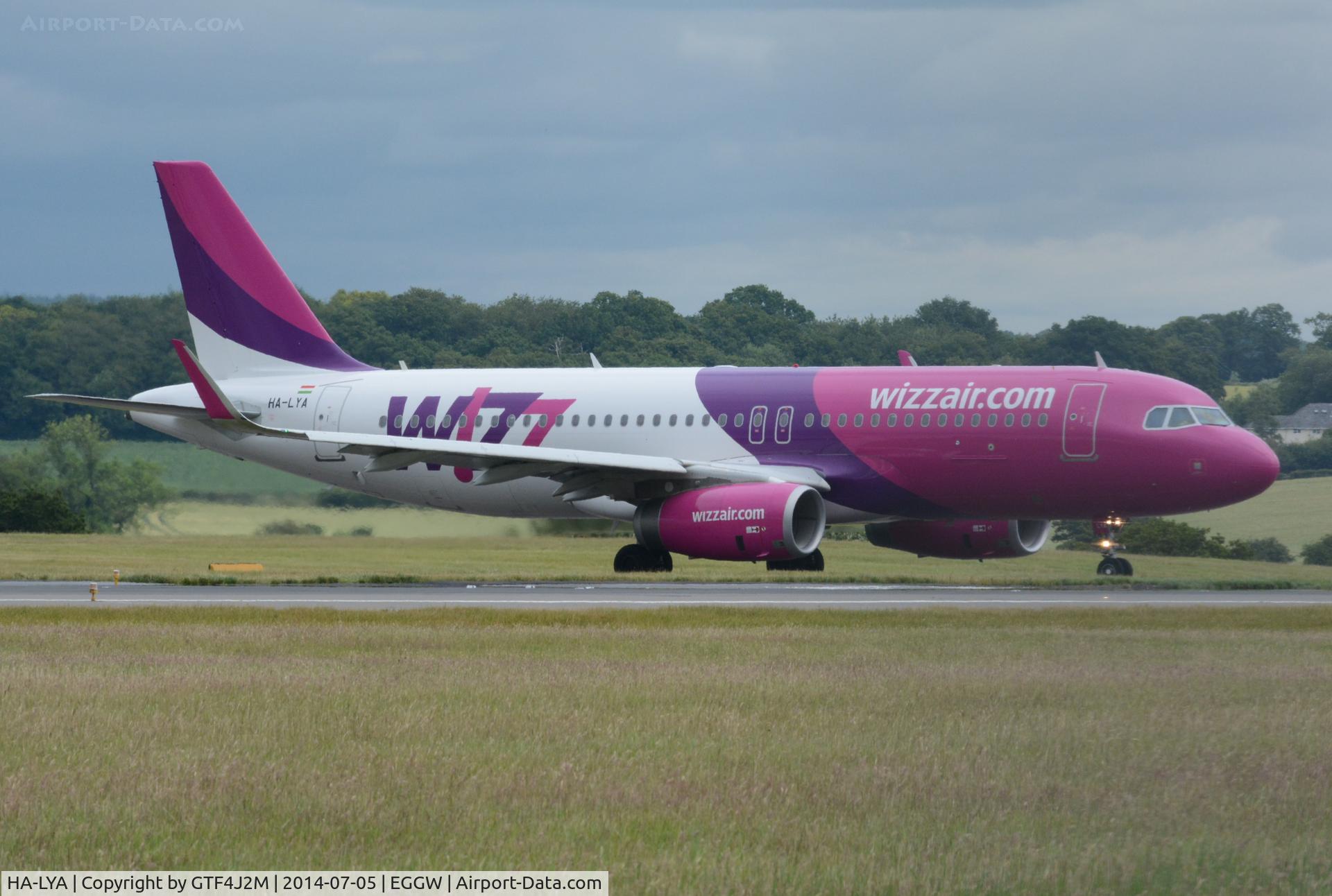 HA-LYA, 2014 Airbus A320-232 C/N 6077, HA-LYA Wizz Air  at Luton 5.7.14