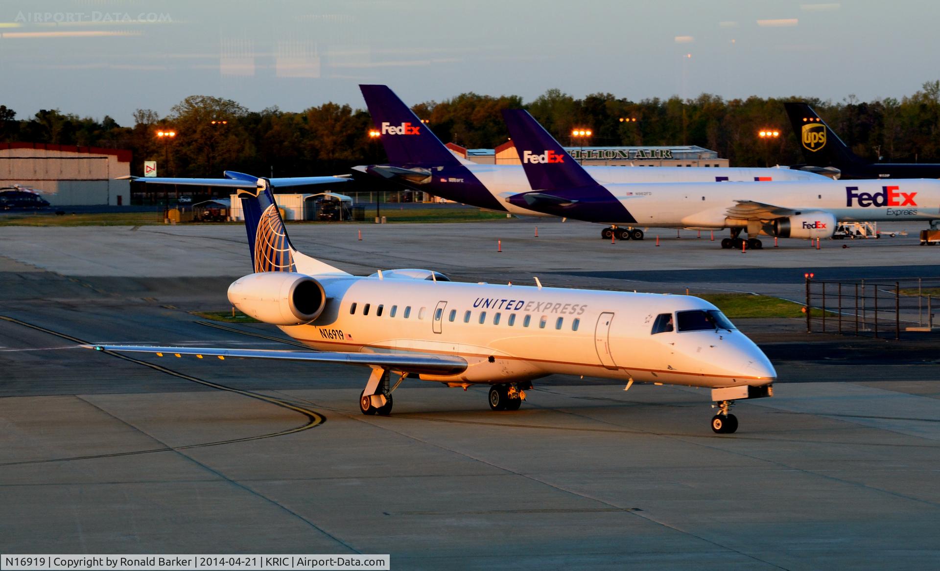 N16919, 2001 Embraer EMB-145LR C/N 145393, Taxi Richmond