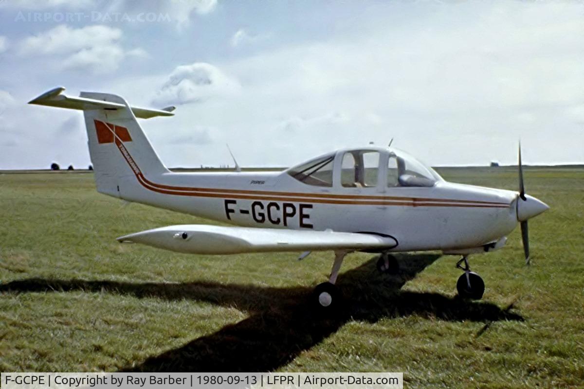 F-GCPE, Piper PA-38-112 Tomahawk Tomahawk C/N 38-79A0737, Piper PA-38-112 Tomahawk [38-79A0737] Guyancourt~F 13/09/1980. From a slide.