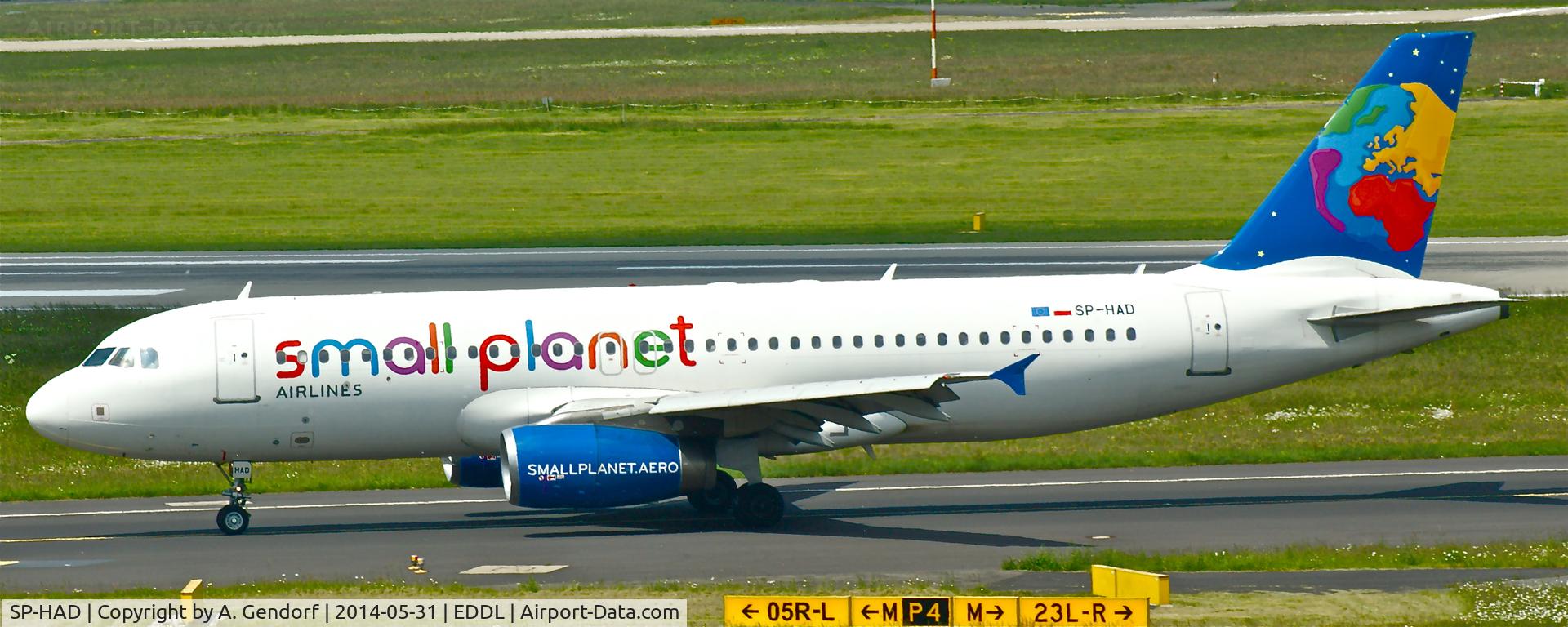 SP-HAD, 2003 Airbus A320-232 C/N 2016, Small Planet Airlines, is here shortly after landing at Düsseldorf Int'l(EDDL)