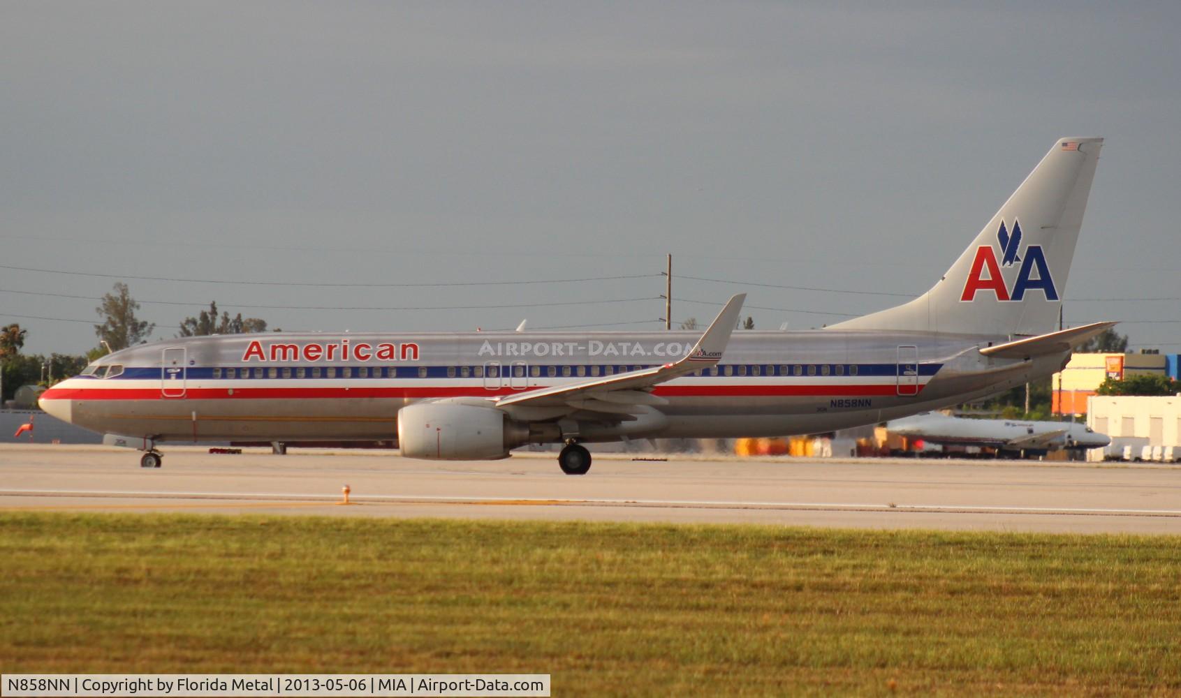 N858NN, Boeing 737-823 C/N 30904, American 737-800