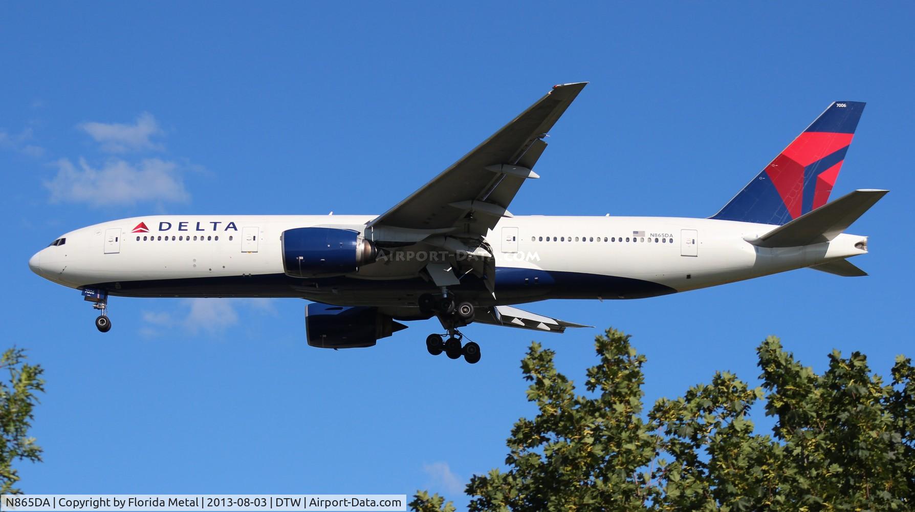 N865DA, 1999 Boeing 777-232 C/N 29737, Delta 777-200