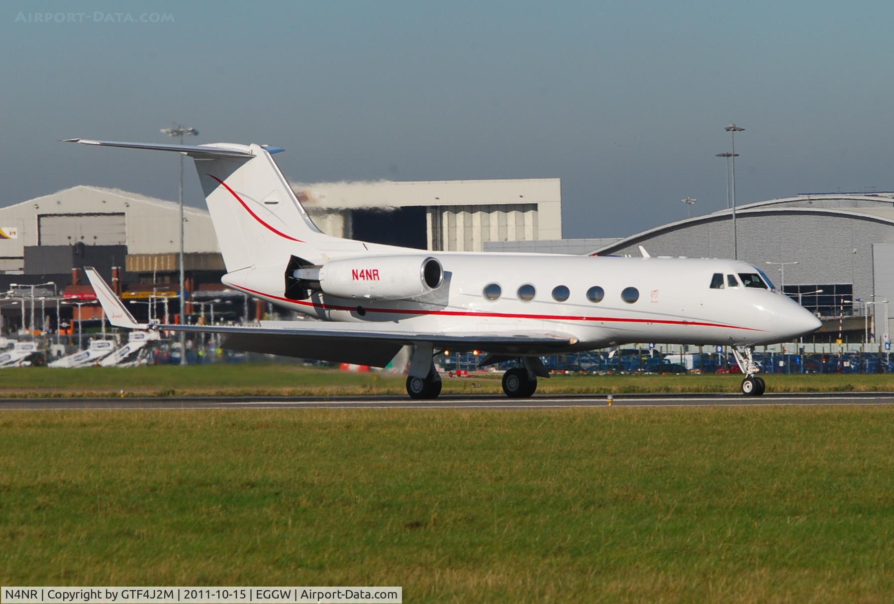 N4NR, 1979 Gulfstream Aerospace G1159B C/N 255, N4NR  arrives at Luton 15.10.11