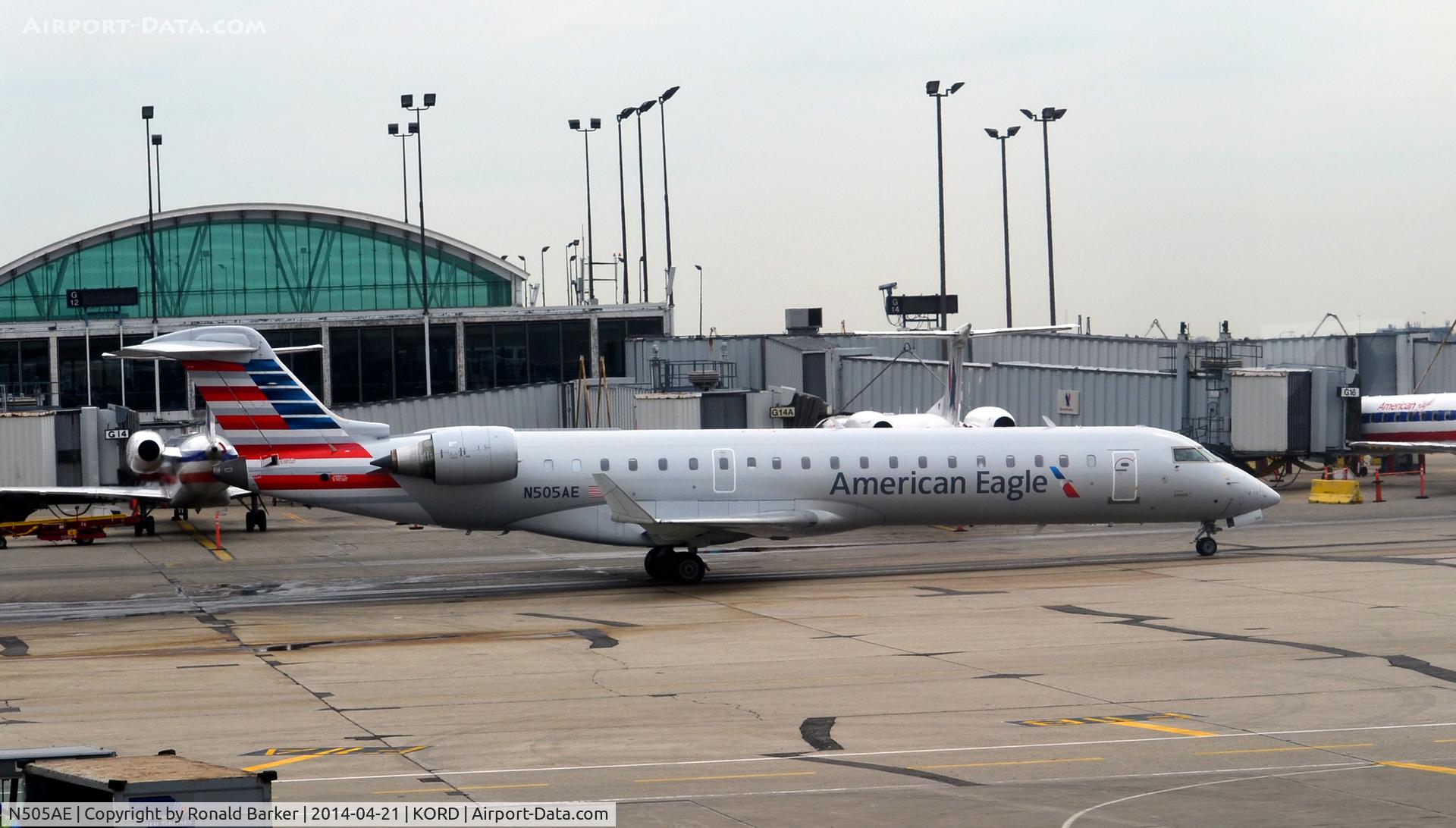 N505AE, 2002 Bombardier CRJ-701 (CL-600-2C10) Regional Jet C/N 10053, Taxi O'Hare