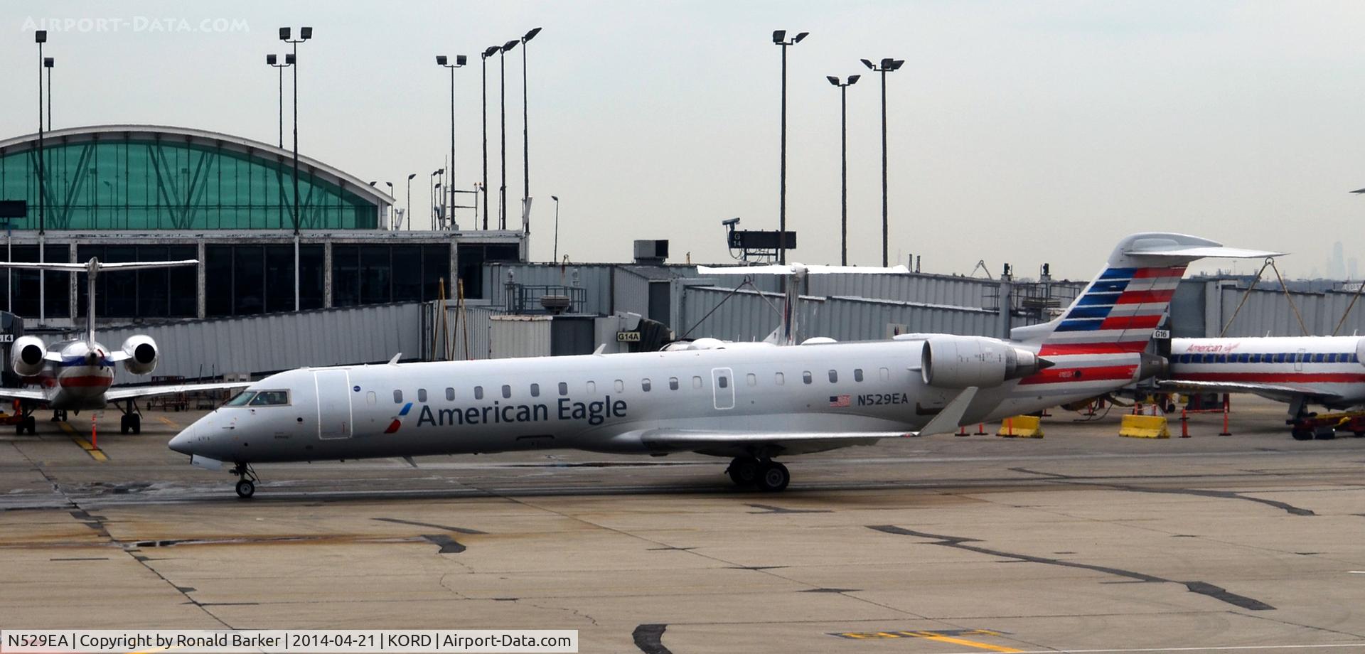 N529EA, Bombardier CRJ-702 (CL-600-2C10) Regional Jet C/N 10307, Taxi O'Hare