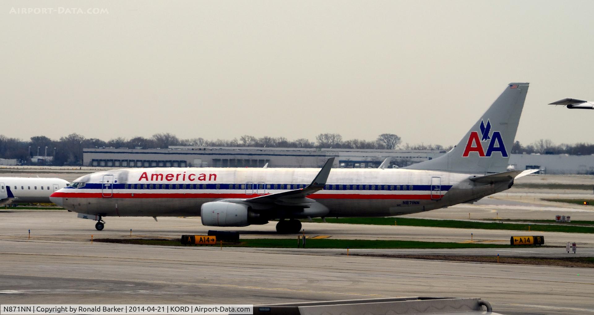 N871NN, 2011 Boeing 737-823 C/N 31127, Taxi O'Hare