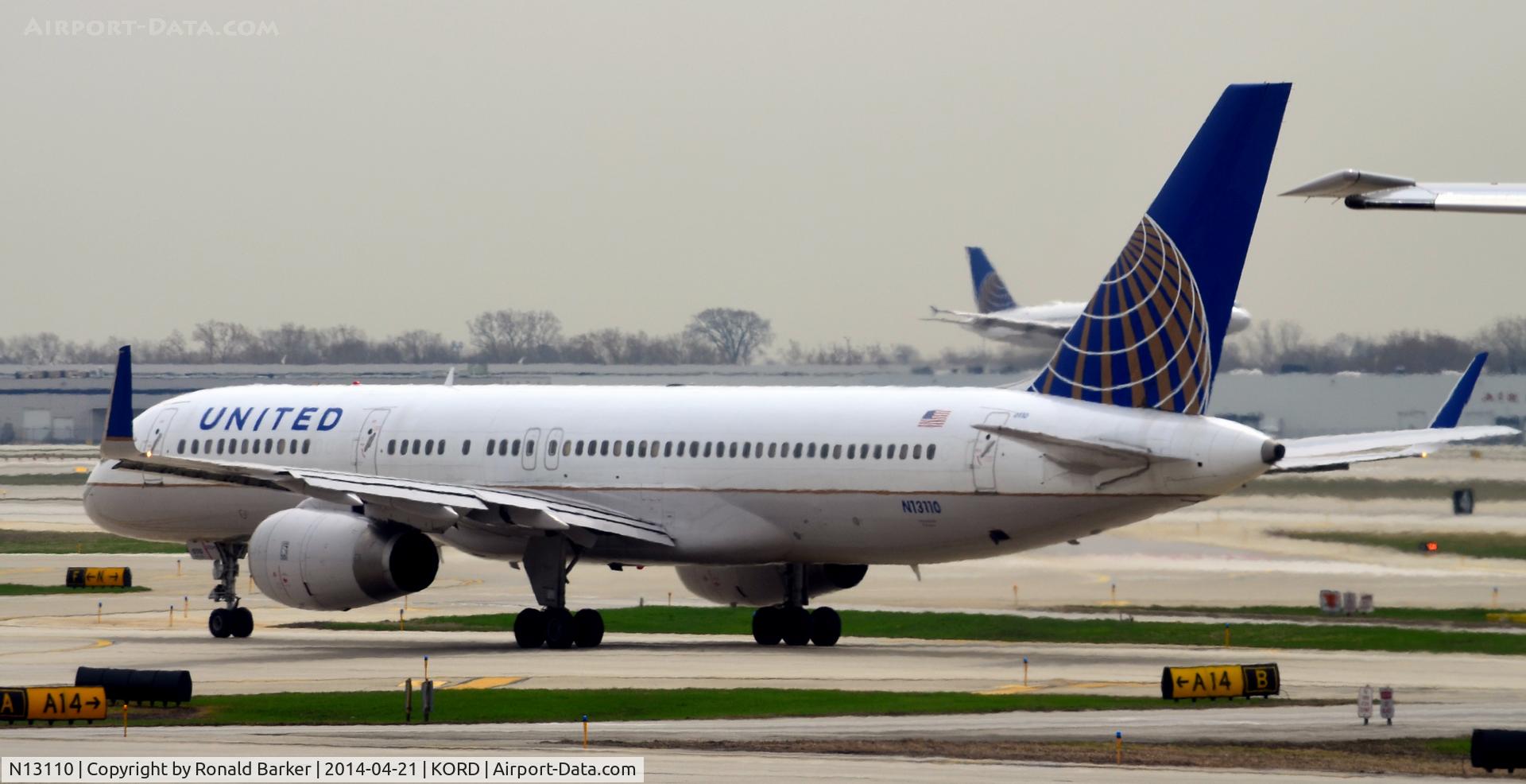 N13110, 1994 Boeing 757-224 C/N 27300, Taxi O'Hare