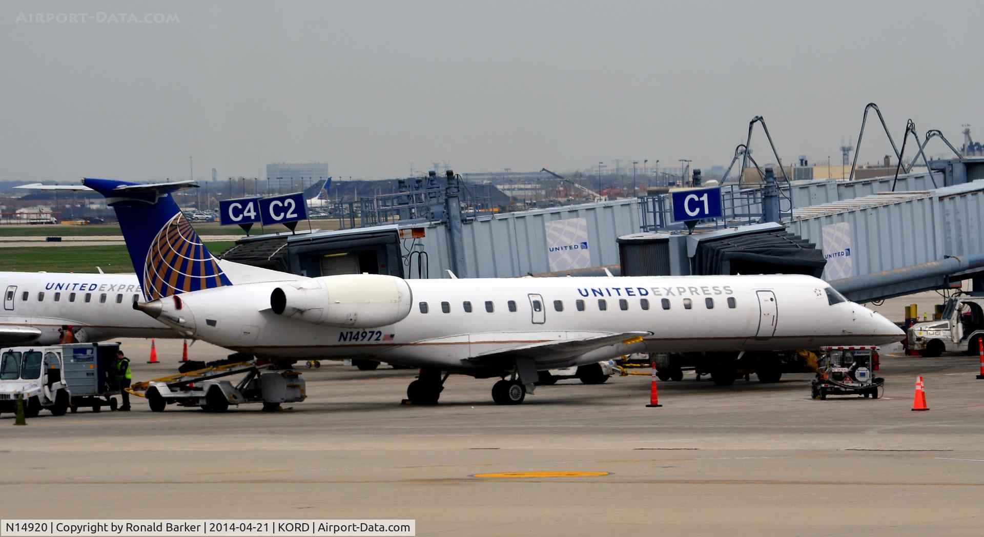 N14920, 2001 Embraer ERJ-145LR (EMB-145LR) C/N 145380, Gate C1 O'Hare