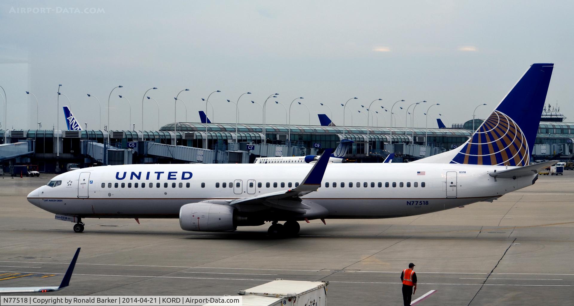 N77518, 2008 Boeing 737-824 C/N 31605, Taxi O'Hare