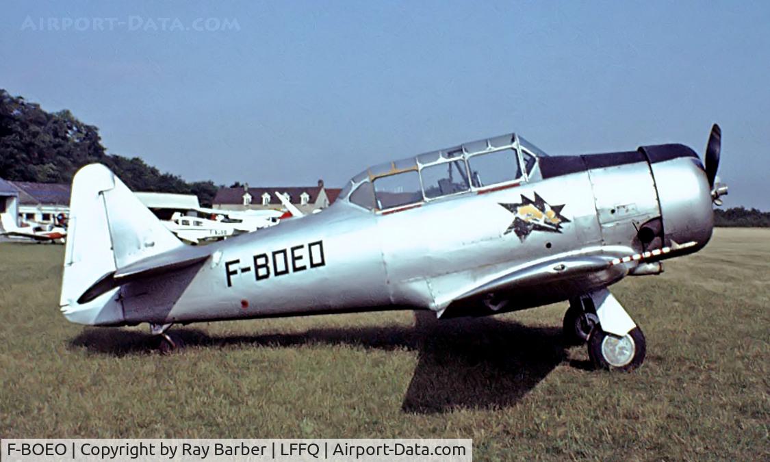 F-BOEO, North American T-6G Texan C/N 182-535, North American T-6G Texan [182-635] La Ferte Alaise~F 16/07/1982