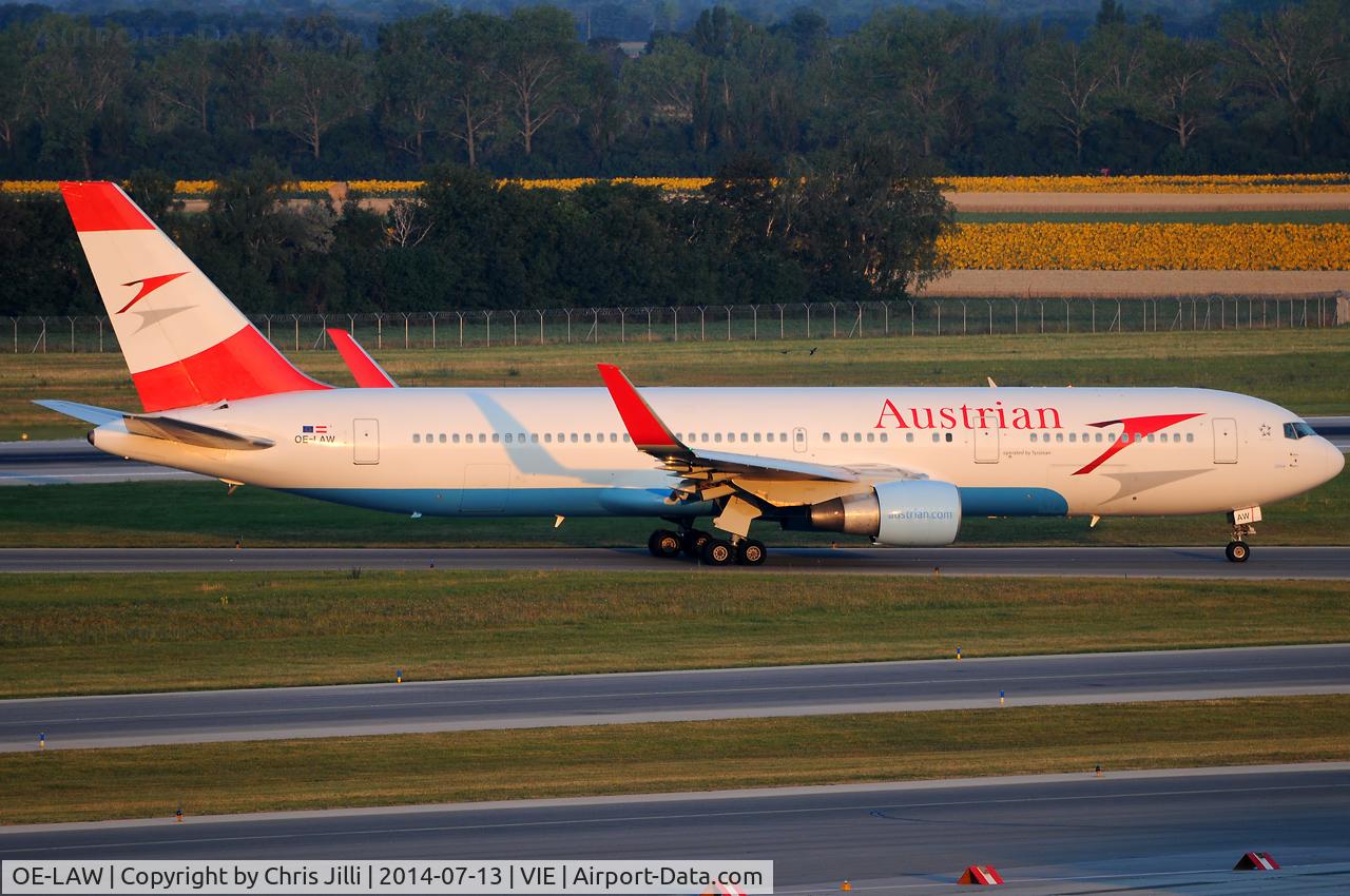 OE-LAW, 1992 Boeing 767-3Z9/ER C/N 26417, Austrian Airlines
