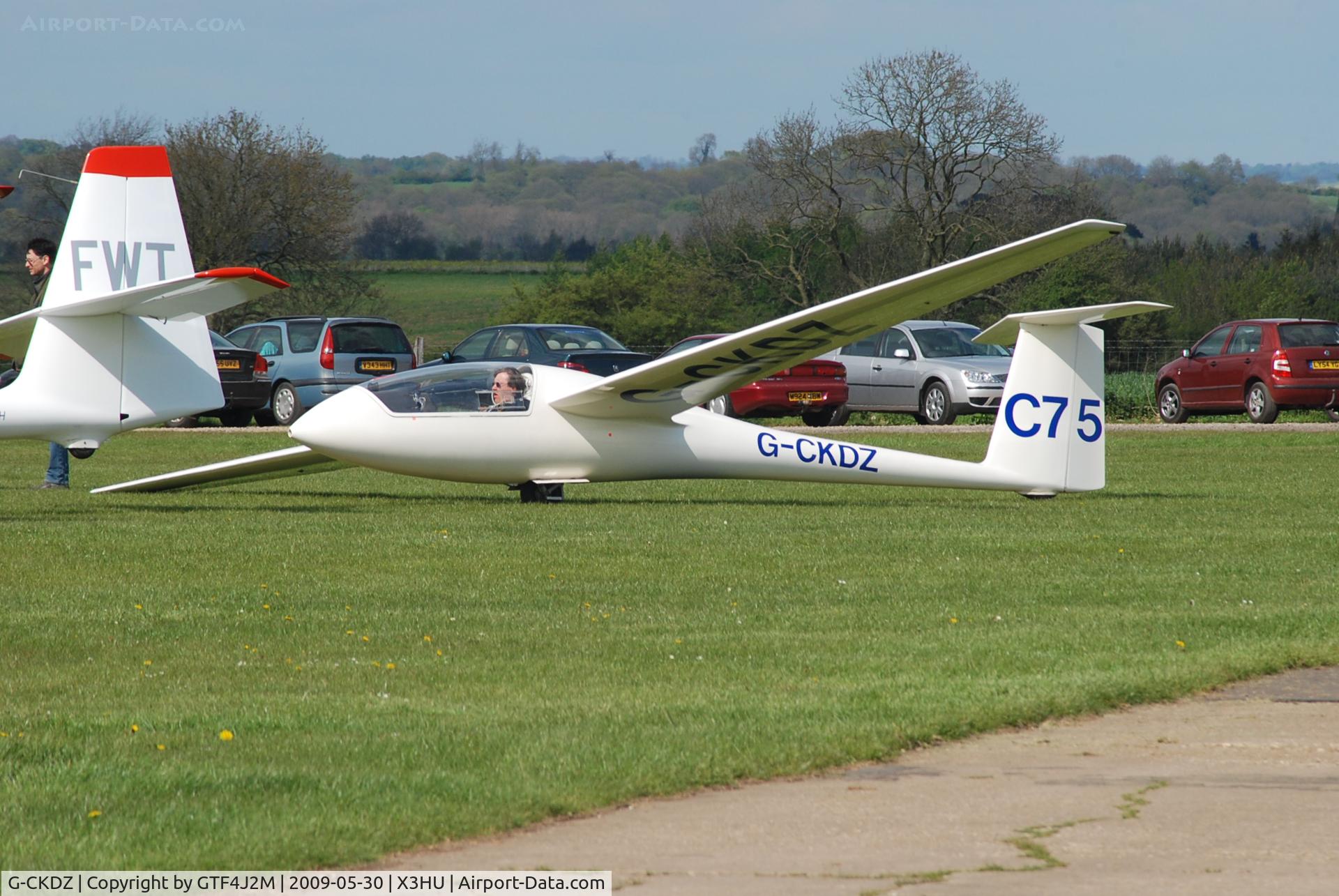 G-CKDZ, 1977 Schempp-Hirth Standard Cirrus 75 C/N 696, G-CKDZ 'C75' at Husbands Bosworth 30.5.09