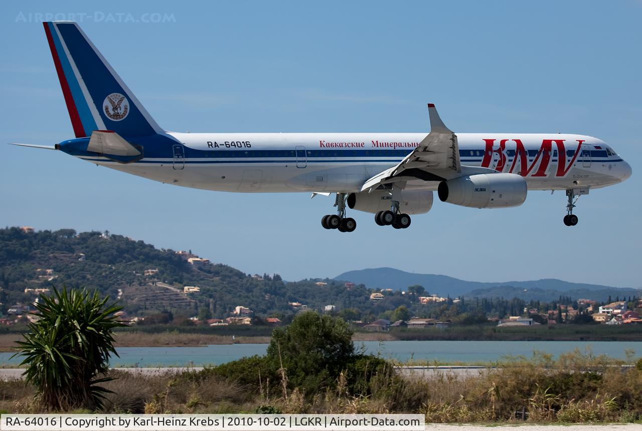 RA-64016, 1995 Tupolev Tu-204-100 C/N 1450742364016, final RWY 35