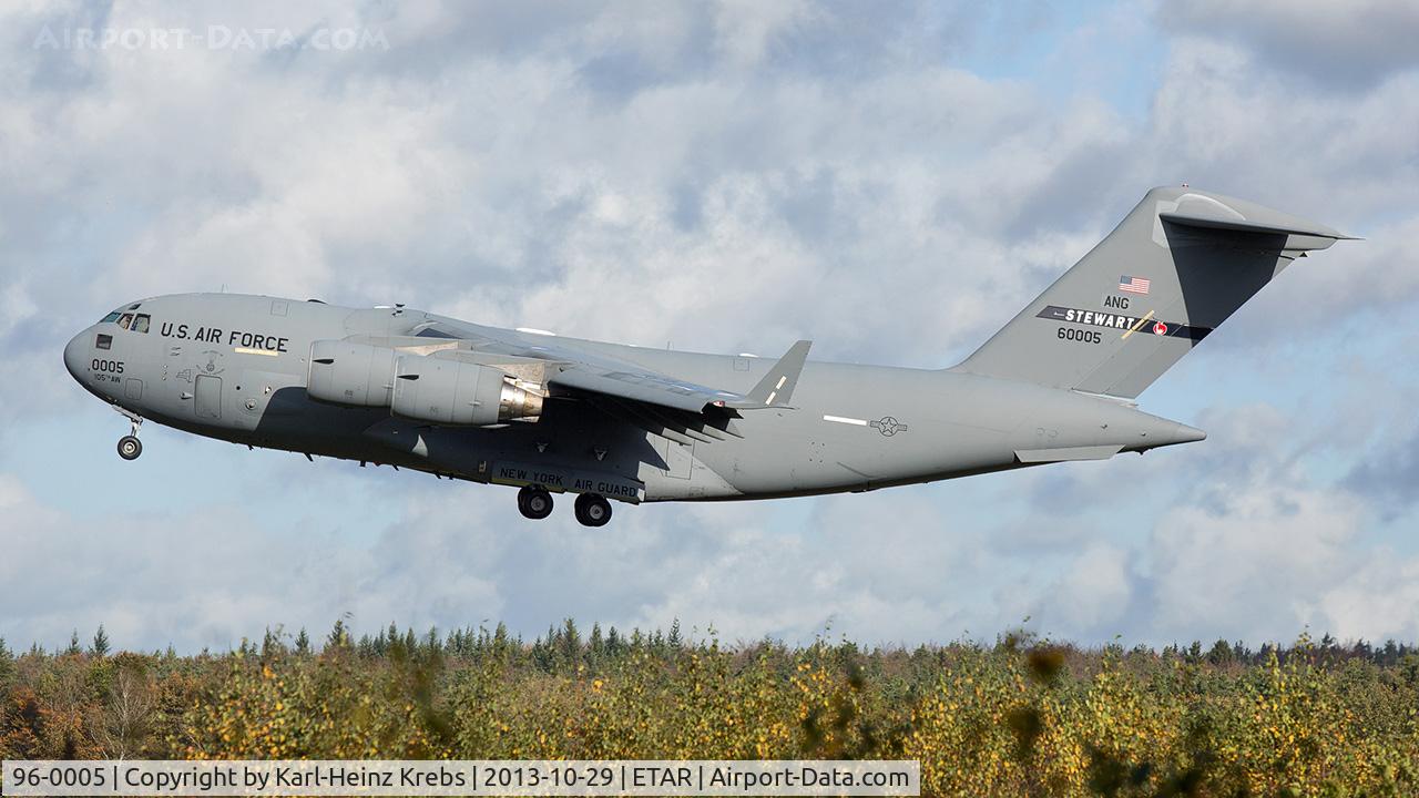 96-0005, 1996 McDonnell Douglas C-17A Globemaster III C/N P-37, US Air Force