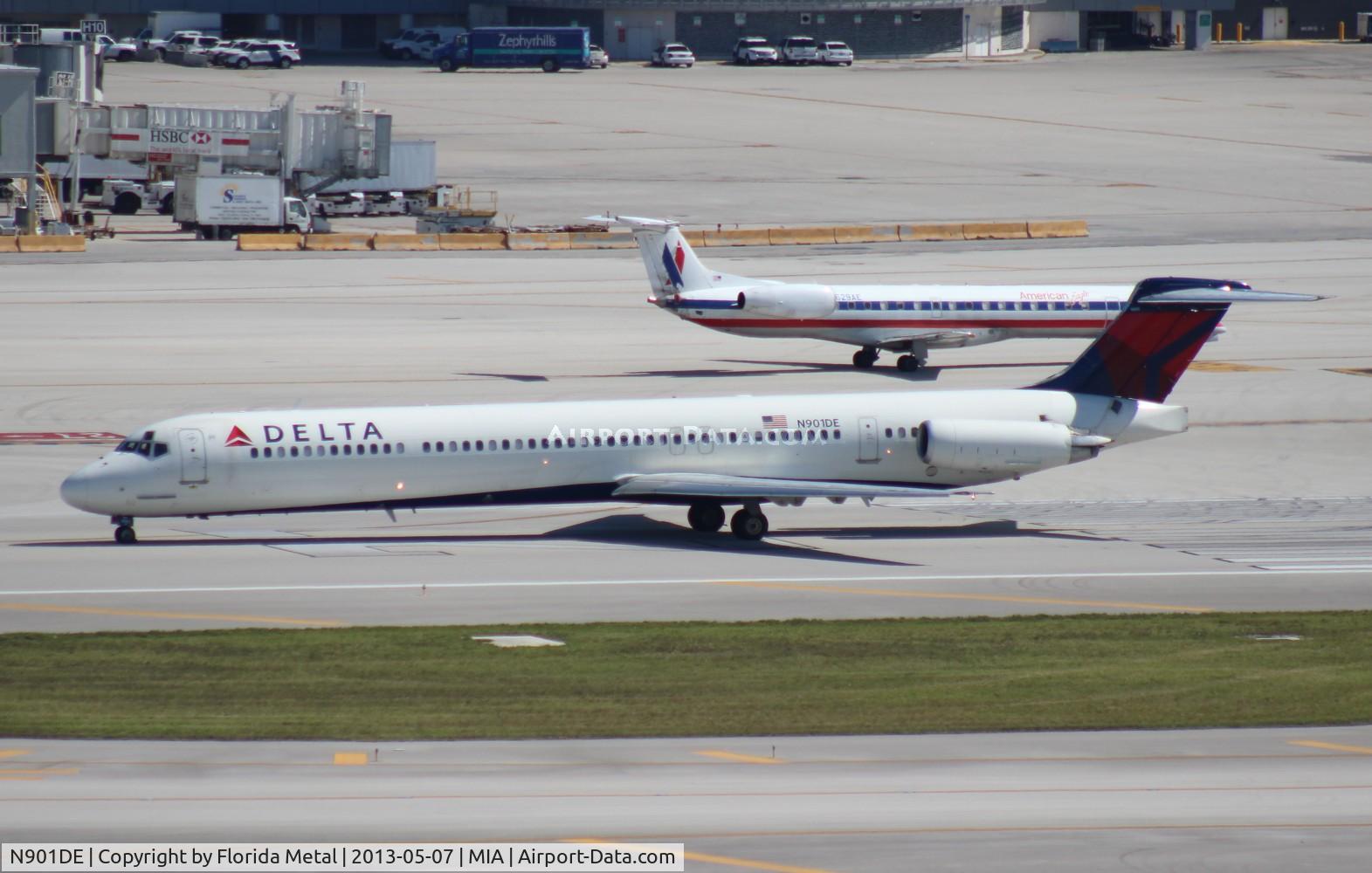 N901DE, 1992 McDonnell Douglas MD-88 C/N 53378, Delta MD-88