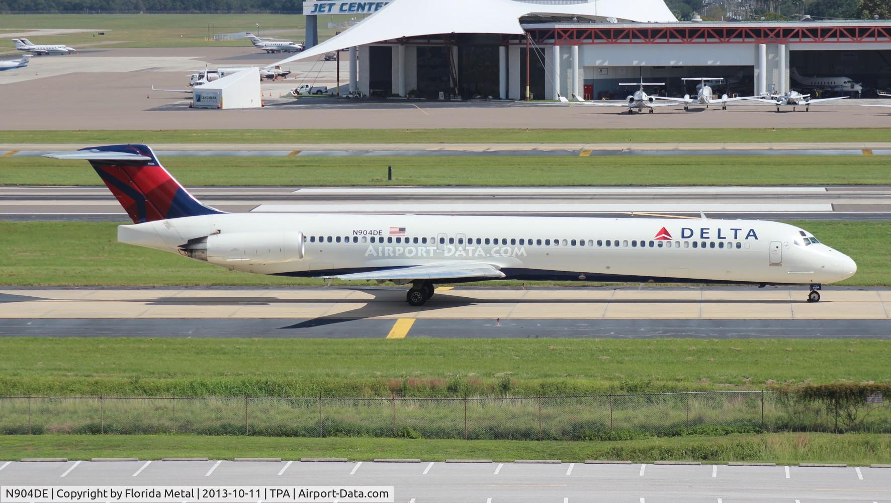 N904DE, 1992 McDonnell Douglas MD-88 C/N 53409, Delta MD-88