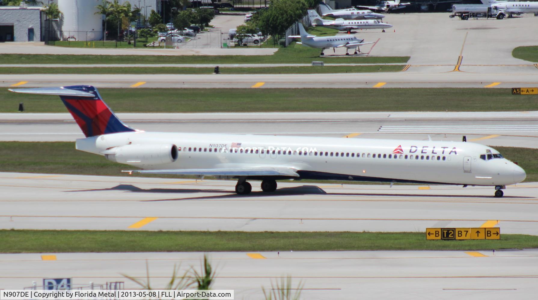 N907DE, 1992 McDonnell Douglas MD-88 C/N 53416, Delta MD-88