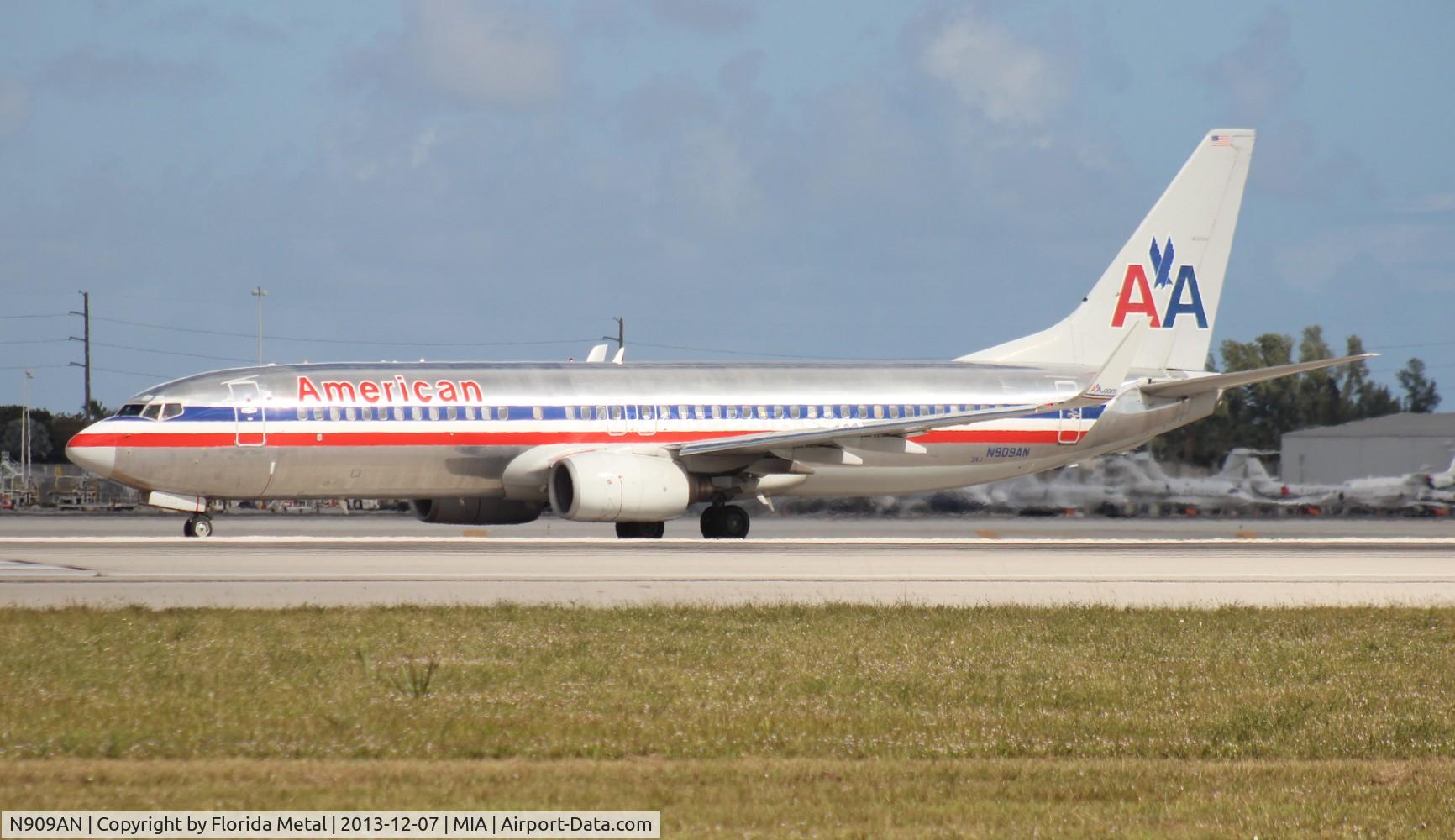 N909AN, 1999 Boeing 737-823 C/N 29511, American 737-800