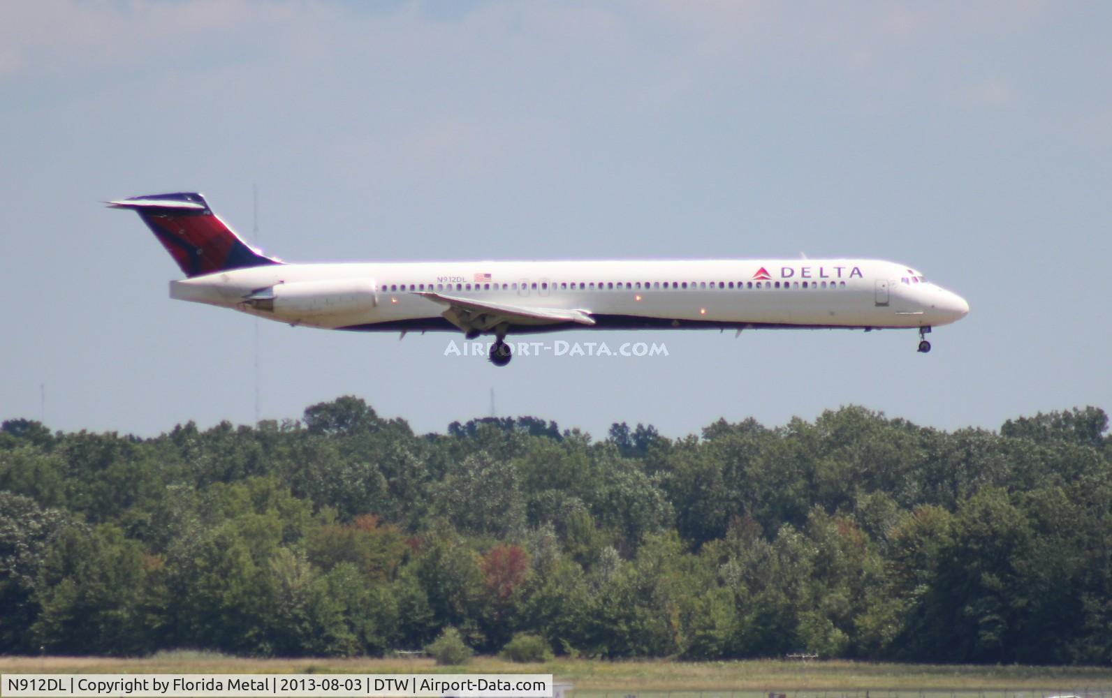N912DL, 1987 McDonnell Douglas MD-88 C/N 49543, Delta MD-88