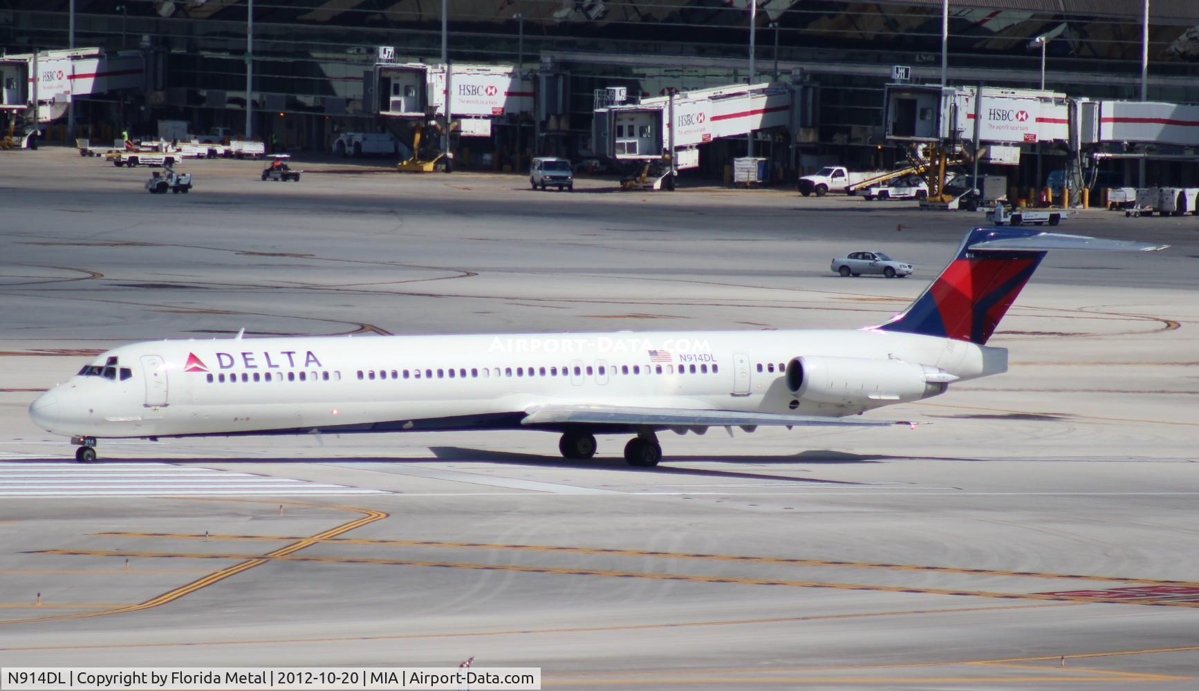 N914DL, 1988 McDonnell Douglas MD-88 C/N 49545, Delta MD-88