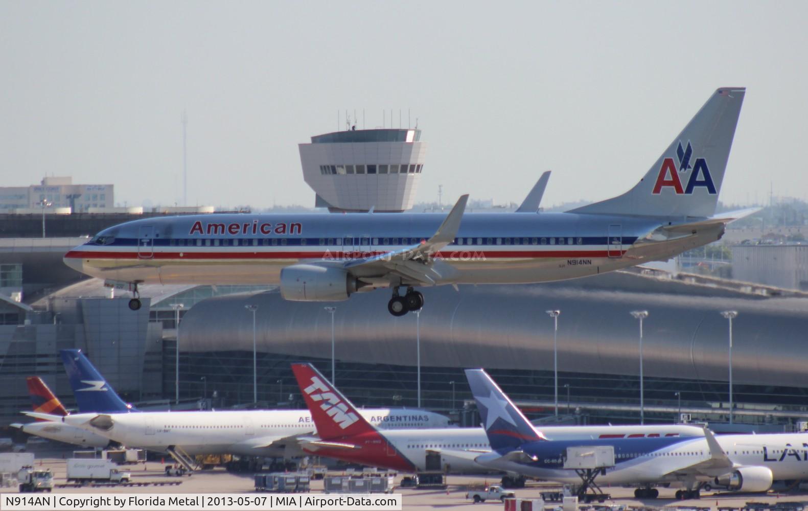 N914AN, 1999 Boeing 737-823 C/N 29515, American 737-800