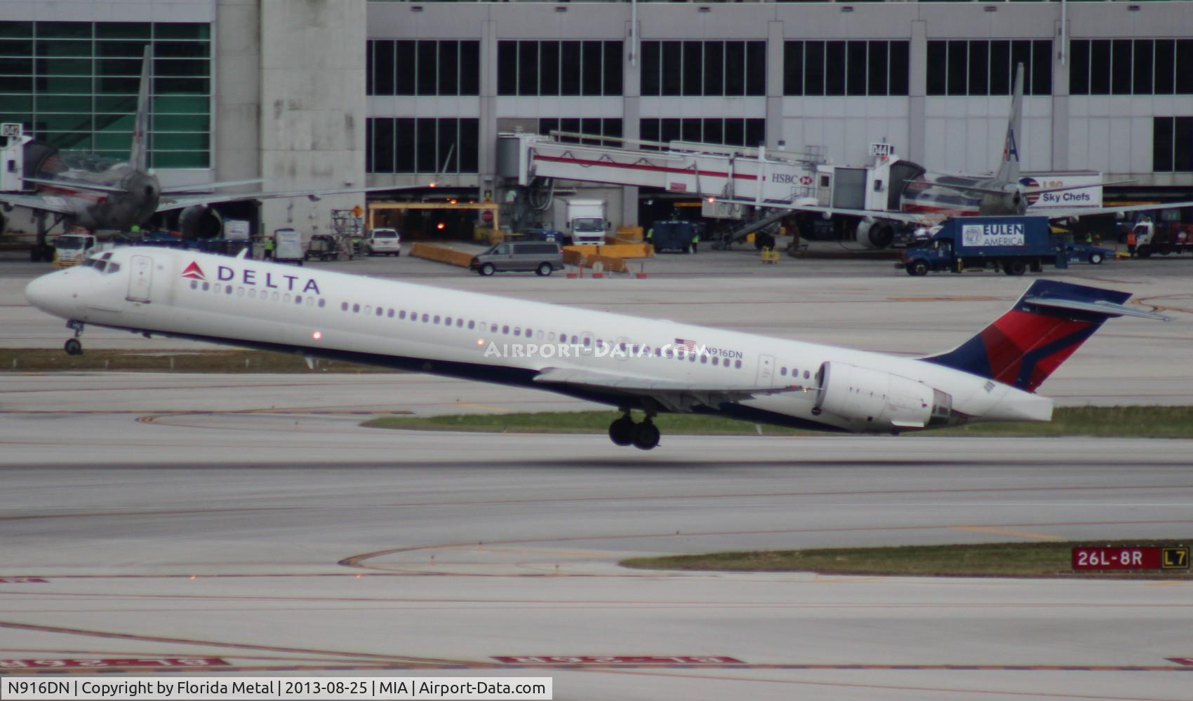N916DN, 1996 McDonnell Douglas MD-90-30 C/N 53396, Delta MD-90