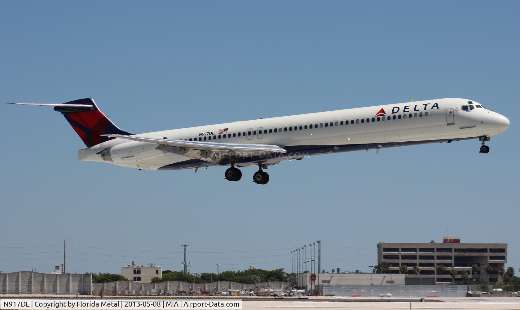 N917DL, 1988 McDonnell Douglas MD-88 C/N 49573, Delta MD-88