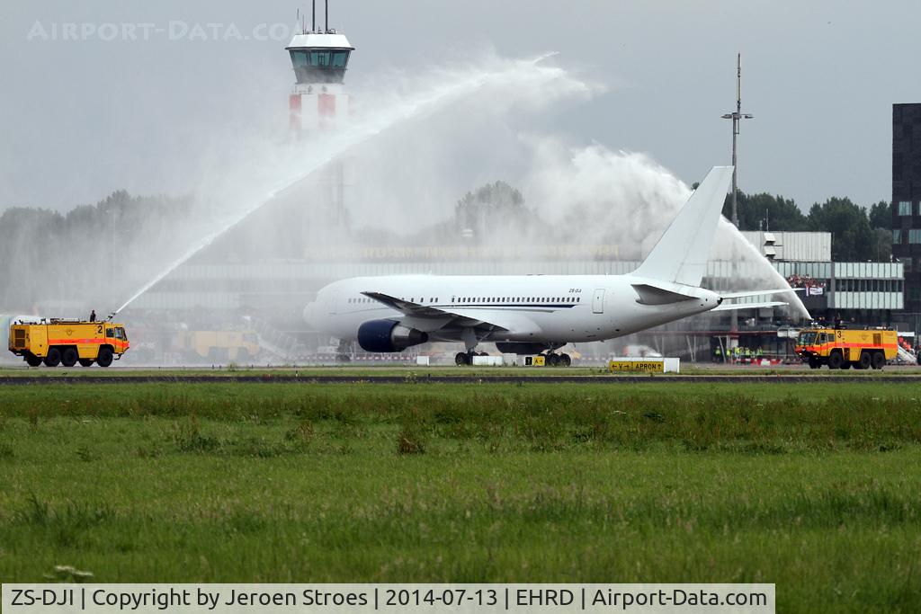 ZS-DJI, 1986 Boeing 767-216 C/N 23624, Arrival of the Dutch Football Team in Holland after a great 3rd place at the World Campions in Brasil.