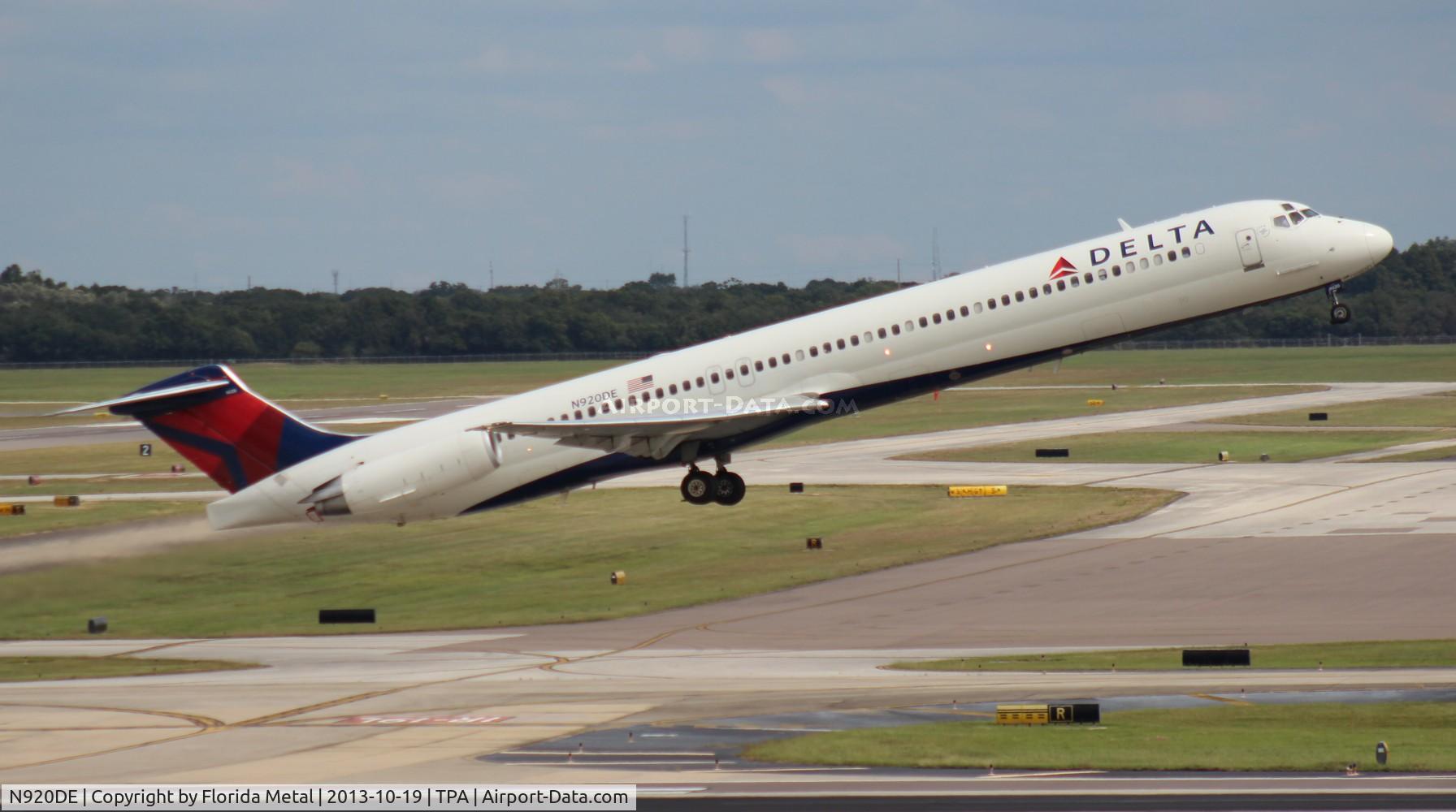 N920DE, 1993 McDonnell Douglas MD-88 C/N 53423, Delta MD-88