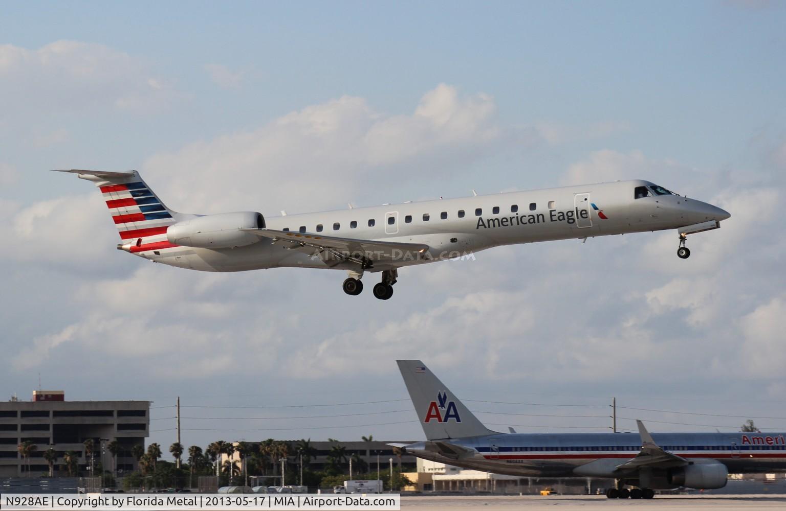N928AE, 2005 Embraer Embraer EMB-145LR C/N 14500911, American Eagle E145LR
