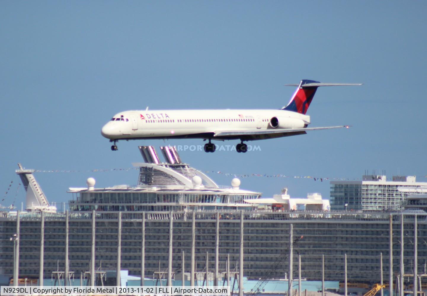 N929DL, 1988 McDonnell Douglas MD-88 C/N 49716, Delta MD-88