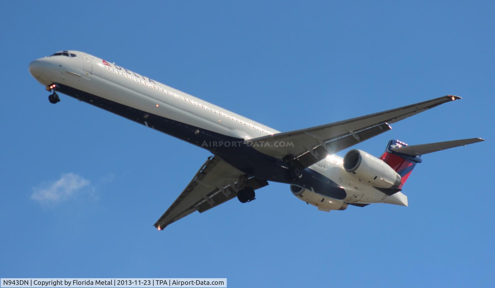 N943DN, 1997 McDonnell Douglas MD-90-30 C/N 53557, Delta MD-90