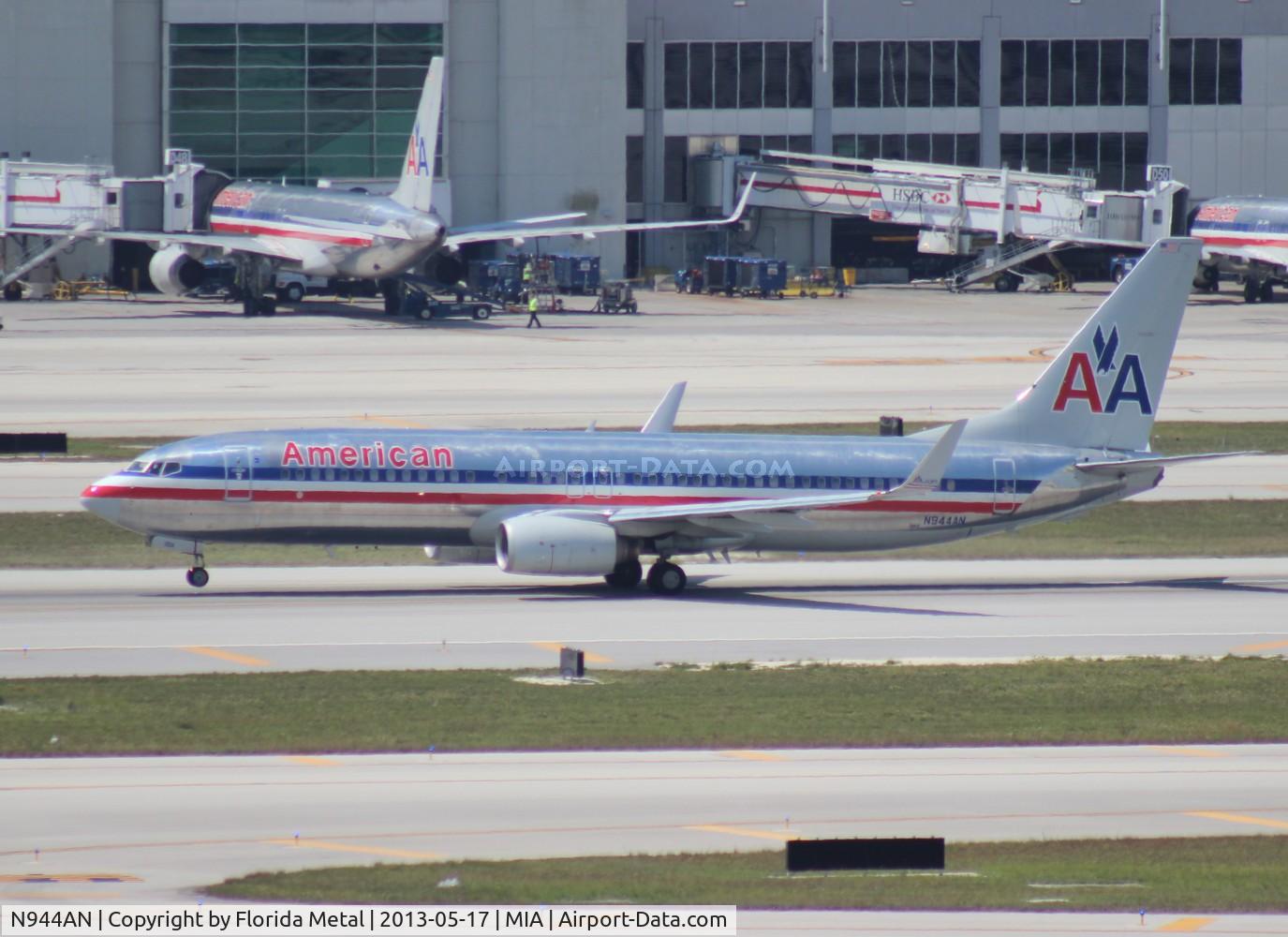 N944AN, 2000 Boeing 737-823 C/N 29535, American 737-800