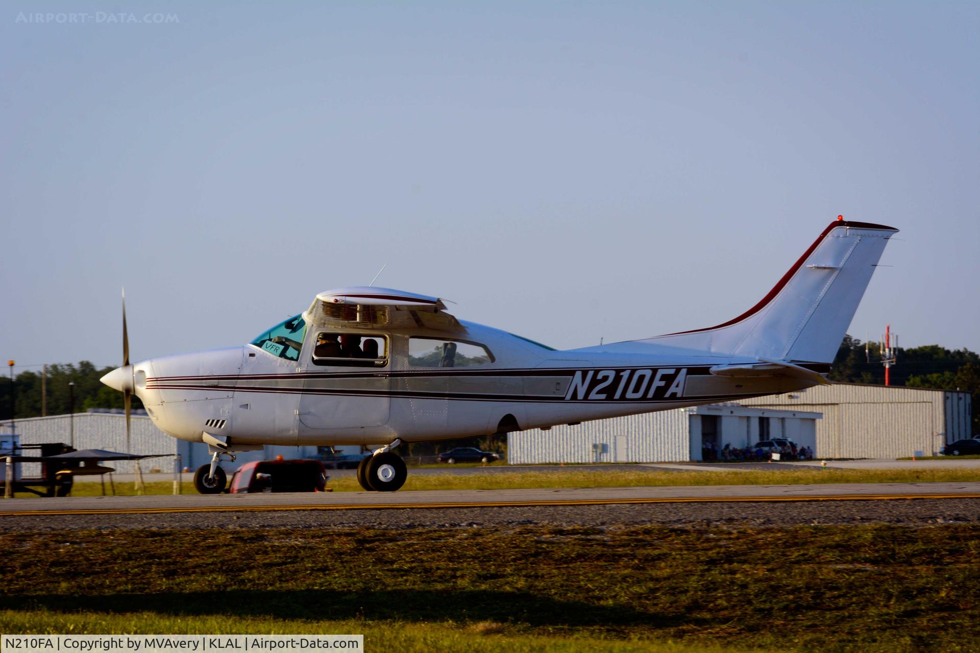N210FA, Cessna 210M Centurion C/N 21061664, 2014 Sun n Fun