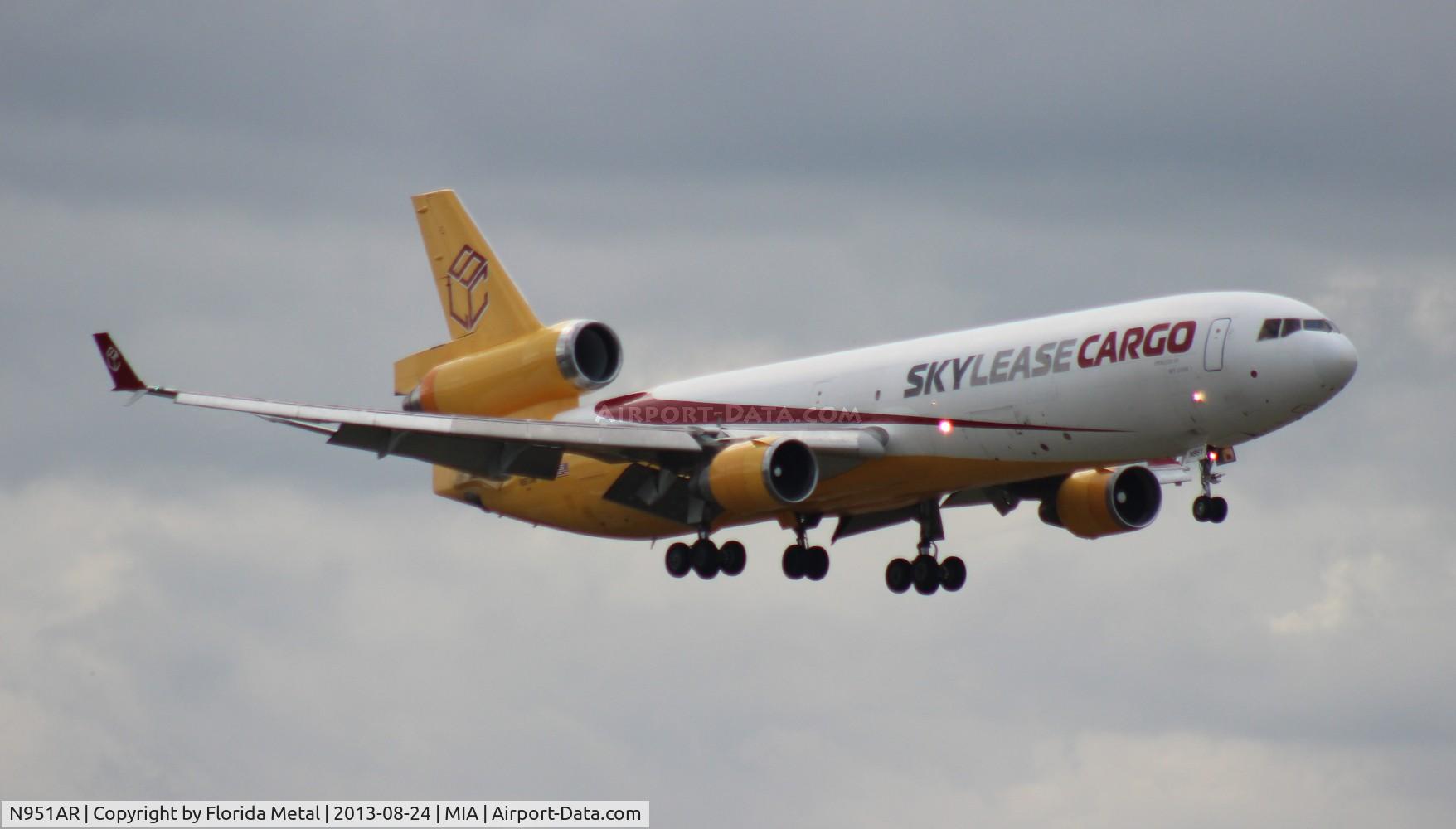 N951AR, 1991 McDonnell Douglas MD-11F C/N 48495, Skylease MD-11F