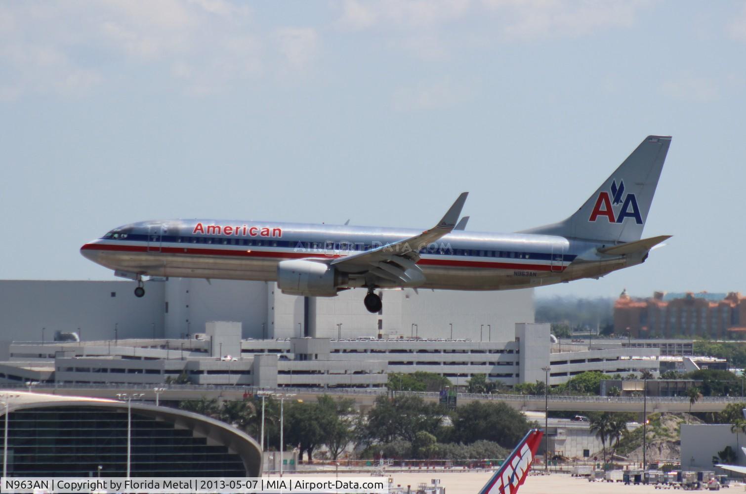 N963AN, 2001 Boeing 737-823 C/N 29543, American 737-800