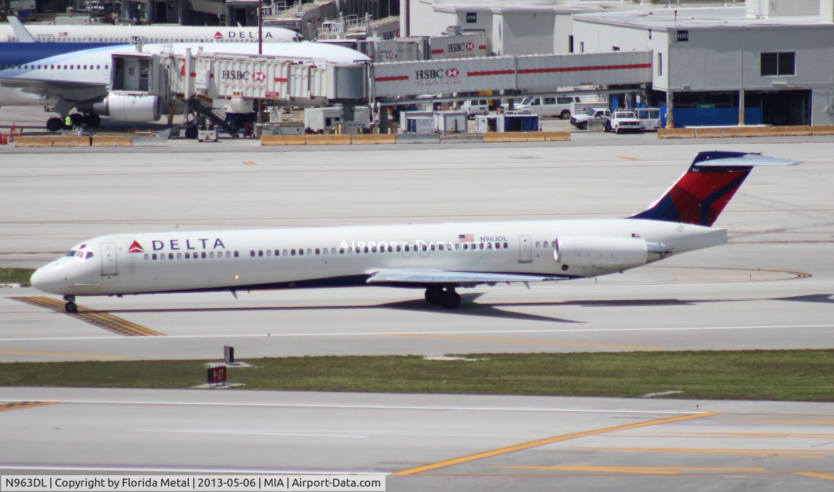 N963DL, 1990 McDonnell Douglas MD-88 C/N 49982, Delta MD-88