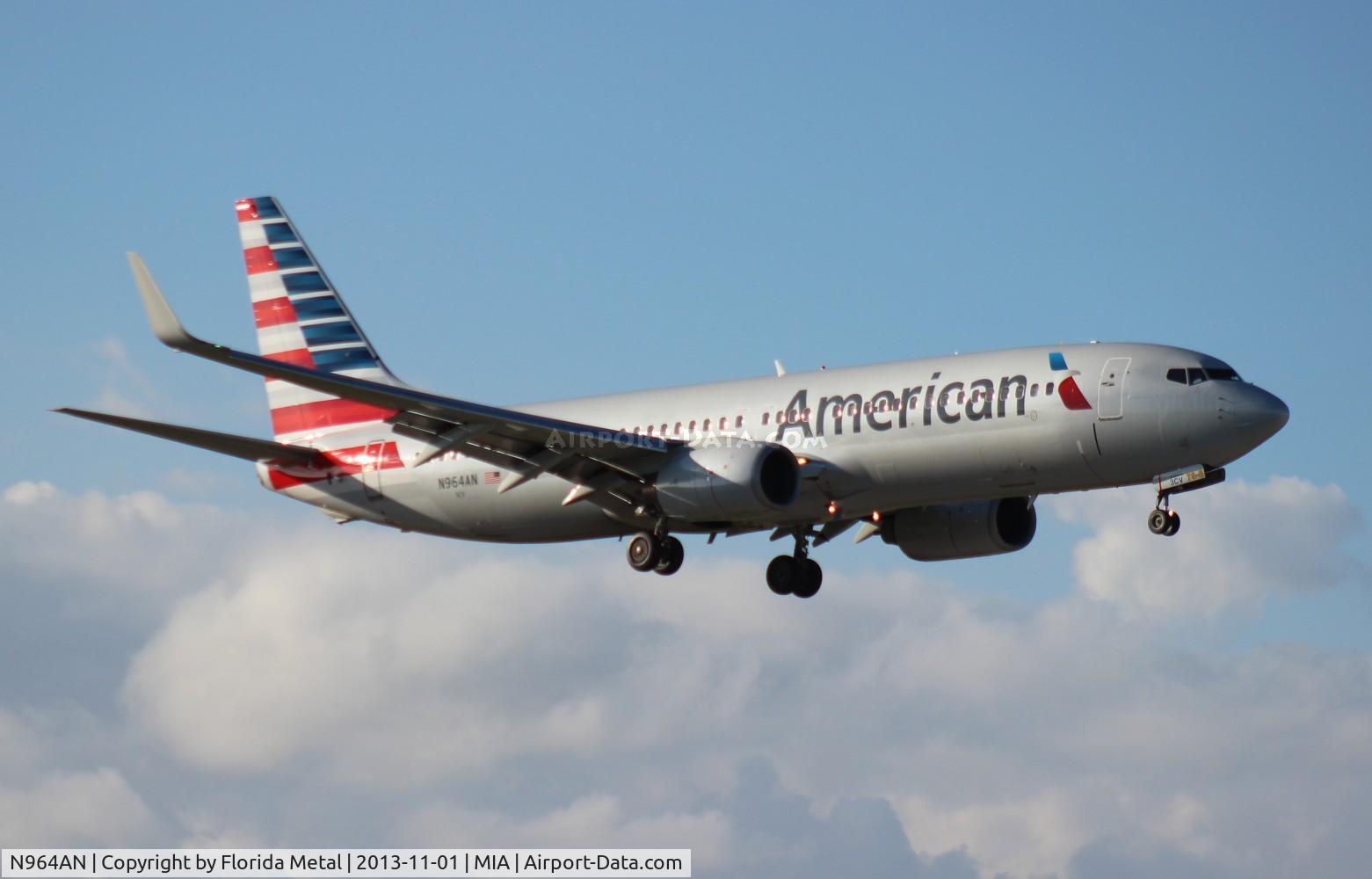 N964AN, 2001 Boeing 737-823 C/N 30093, American 737-800