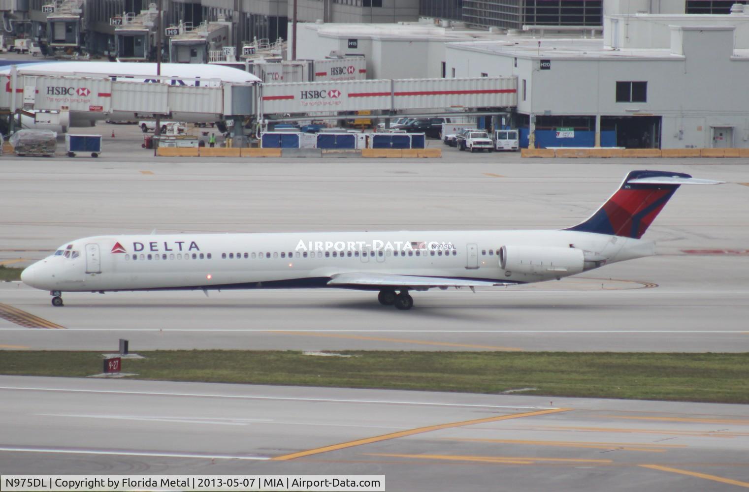 N975DL, 1991 McDonnell Douglas MD-88 C/N 53243, Delta MD-88