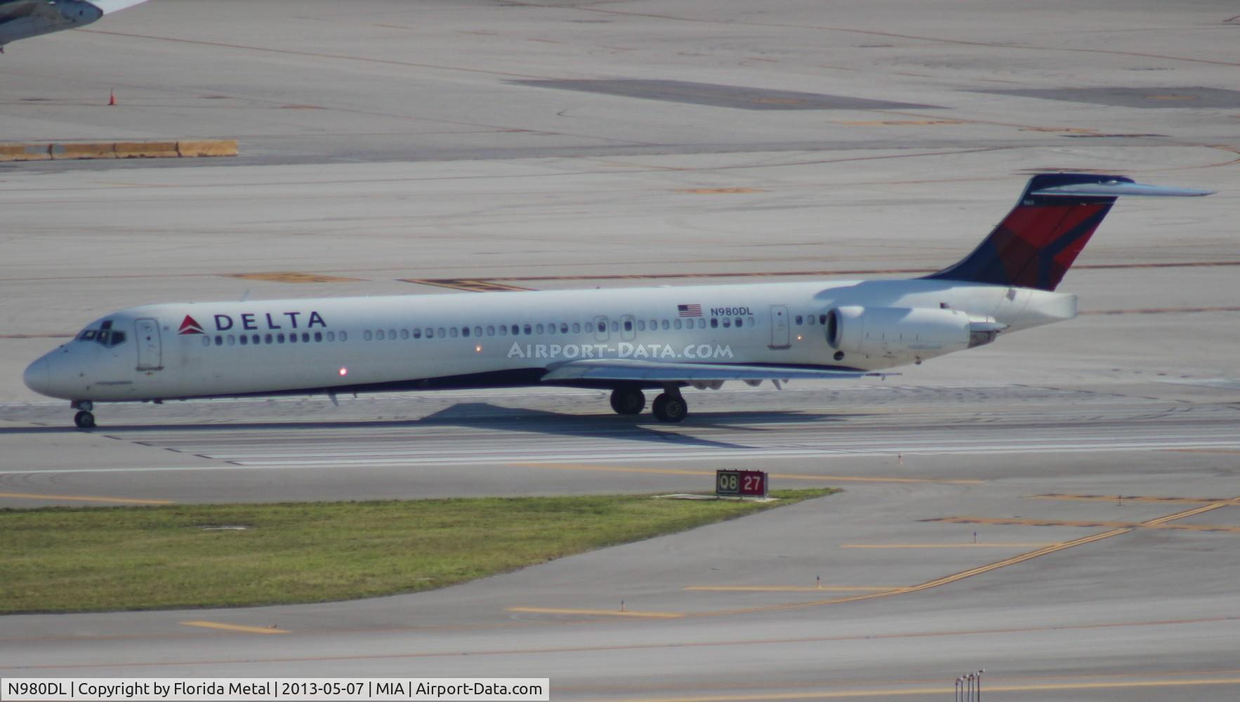 N980DL, 1991 McDonnell Douglas MD-88 C/N 53267, Delta MD-88