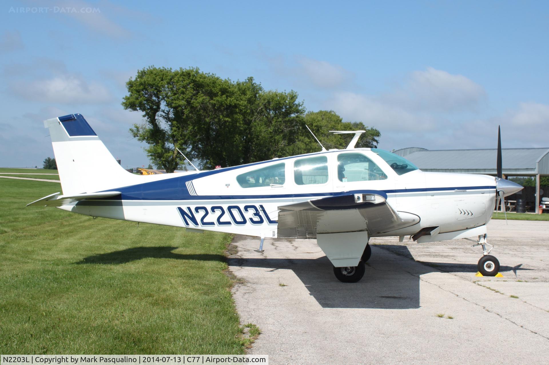 N2203L, 1976 Beech F33A Bonanza C/N CE-669, Beech F33A