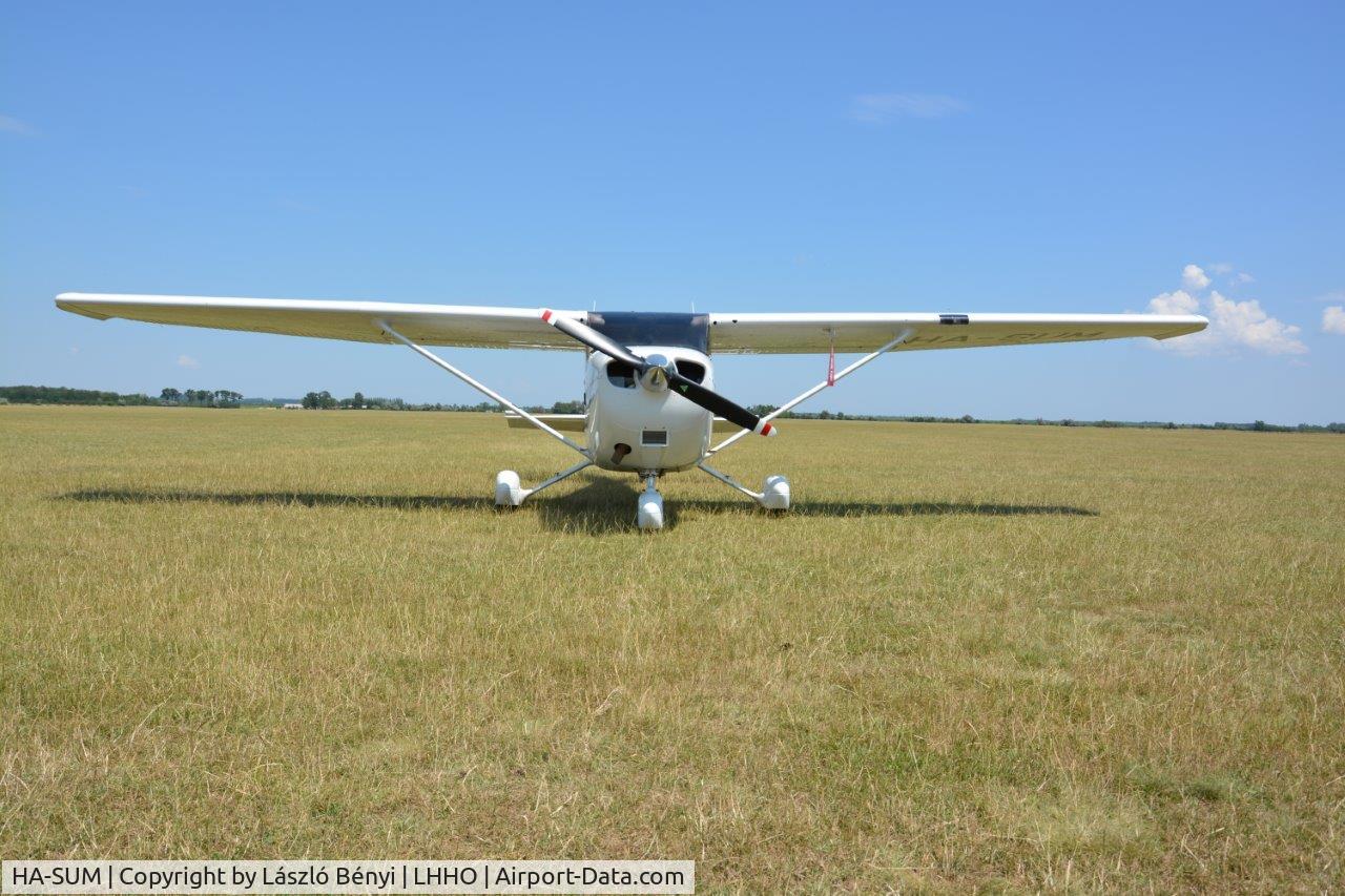HA-SUM, 2003 Cessna 172S C/N 172S9470, HA-SUM on LHHO airfield