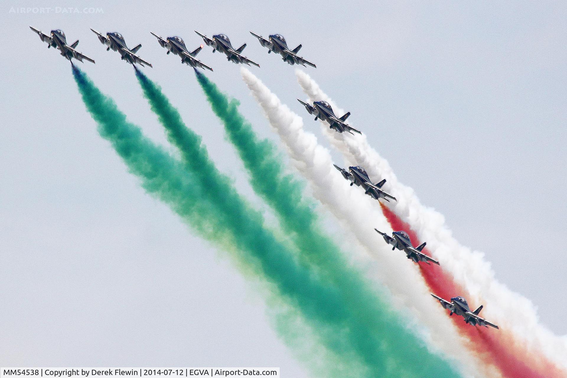 MM54538, Aermacchi MB-339PAN C/N 6759/154/AA070, Riat 2014, MB-339A, Frecce Tricolori, smoke on, in the colours of the Italian flag.