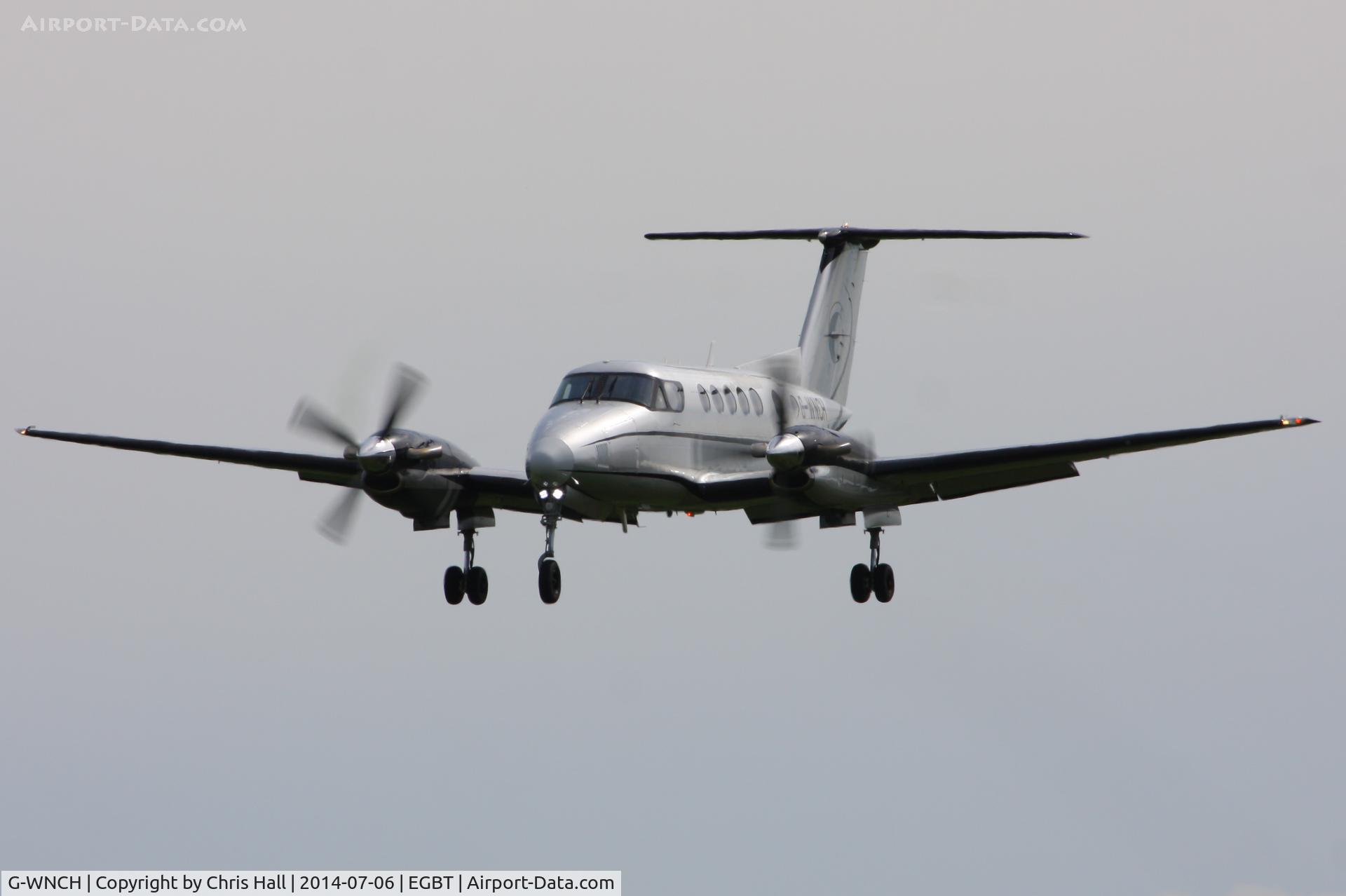 G-WNCH, 1986 Beech B200 Super King Air King Air C/N BB-1259, bringing race fans to the British F1 Grand Prix at Silverstone