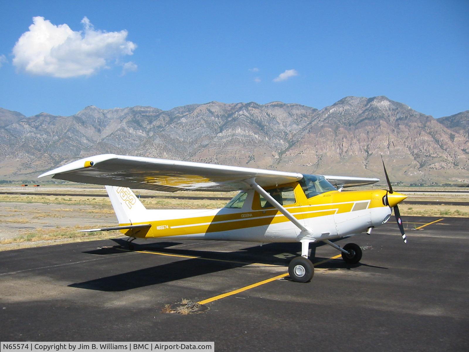 N65574, 1978 Cessna 152 C/N 15281627, Fast, little, 2 seat, taildrager