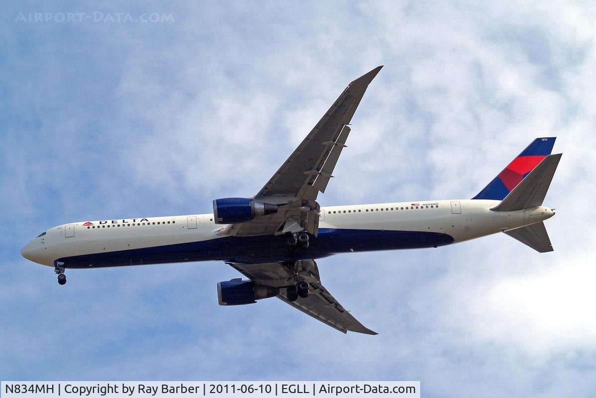 N834MH, 2000 Boeing 767-432/ER C/N 29707, Boeing 767-432ER [29707] (Delta Air Lines) Home~G 10/06/2011. On approach 27R.