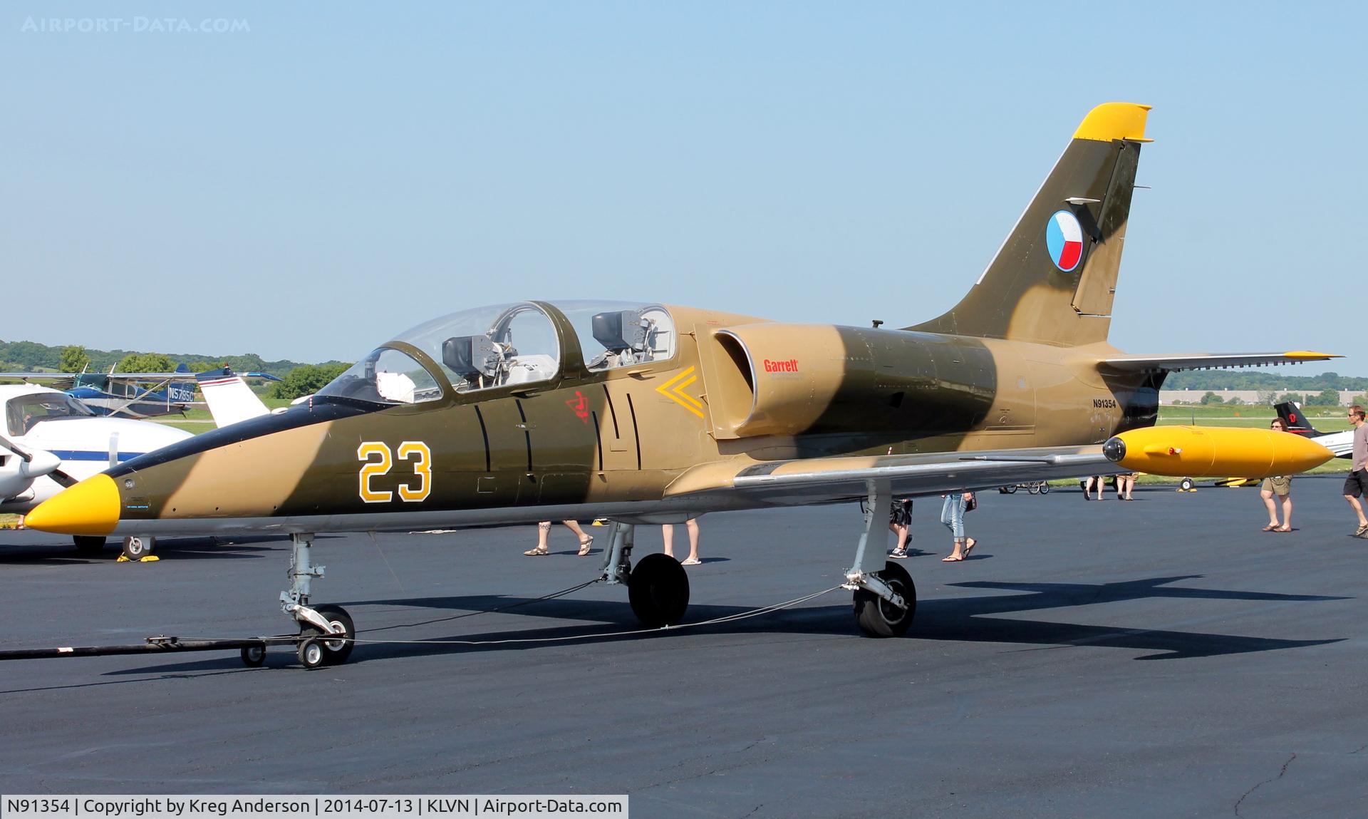 N91354, 1985 Aero L-39C Albatros C/N 533624, 2014 Airlake Fly-in Breakfast