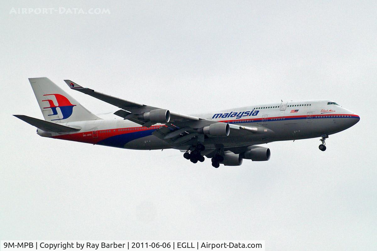 9M-MPB, 1993 Boeing 747-4H6 C/N 25699/965, Boeing 747-4H6 [25699] (Malaysia Airlines) Home~G 06/06/2011. On approach 27L.