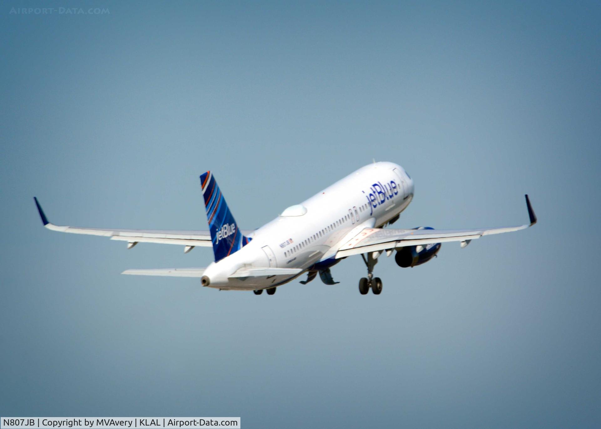 N807JB, 2012 Airbus A320-232 C/N 5312, 2014 Sun n Fun